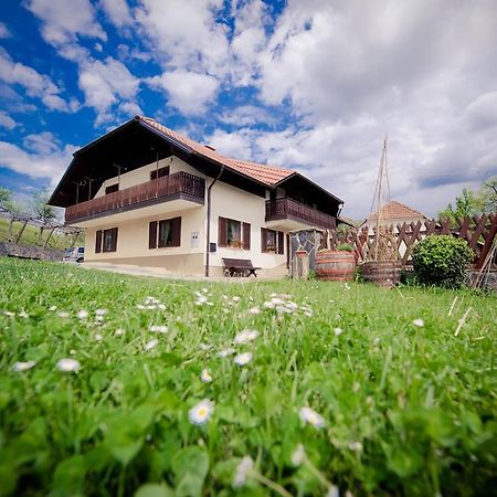 מוזירייה Farm Stay Zagar מראה חיצוני תמונה